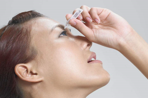 处方眼药水长期使用好吗？眼药水使用时长有规定(1)