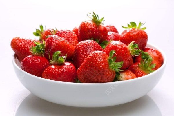 草莓怎么自然催熟？和这些水果放一起草莓熟得快！(1)