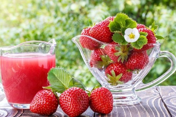 草莓汁怎么做好喝？草莓汁的营养功效有哪些？(3)