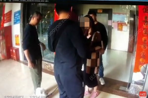 深圳一女子邀闺蜜色诱前男友，灌醉开房盗走iPhone X(2)