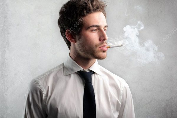 40岁男子吸烟26年接连被截两条腿，长期吸烟危害大！(3)