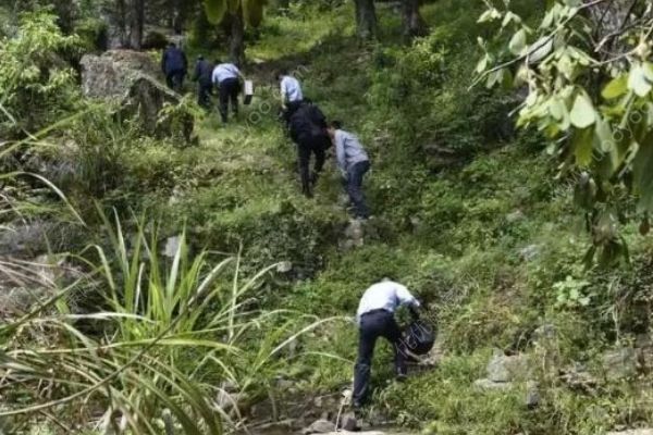 女子失踪一月朋友圈还在更新，民警山里找到其尸体(1)