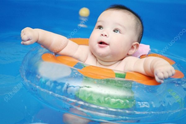 幼儿早教游泳溺水，长达两分钟无人发现(3)