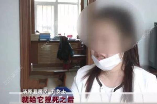 吓人！女子吃桃嘴唇一阵刺痛，桃核里面钻出一条蜈蚣(3)